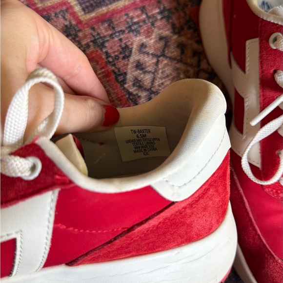 Le Tigre Red Sneakers 6.5 - Picture 4 of 5